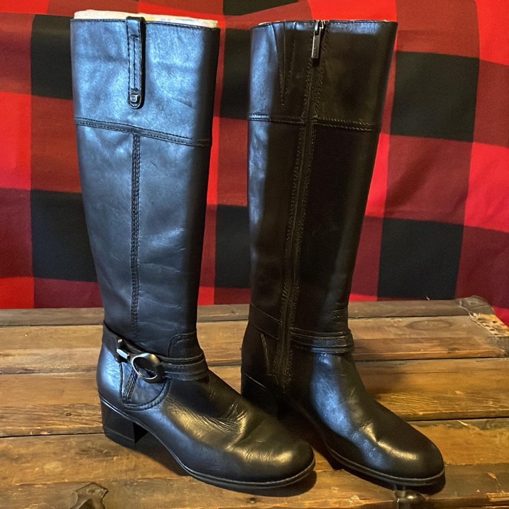 Knee high bandolino women’s boots size 6